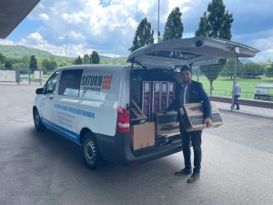 Anlieferung neuer Elektronikprodukte durch Saturn Business beim SSV Reutlingen 05