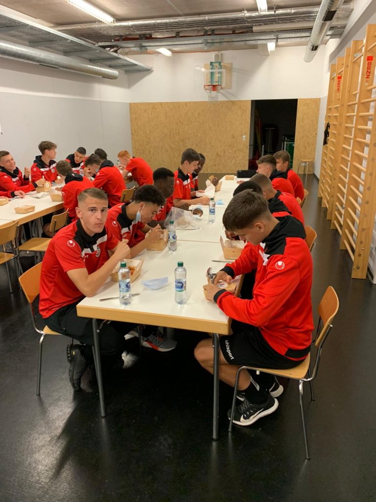 Domino's Reutlingen weitet Engagement beim SSV Reutlingen aus