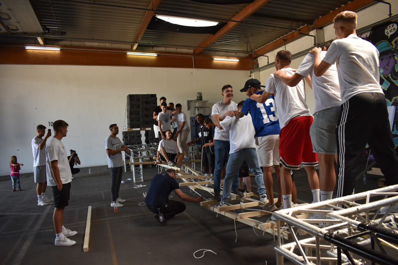 Erfolgreiches Teambuilding beim SSV Reutlingen: Die Brücke trägt zehn Spieler