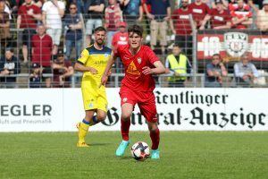 SSV-AkteurKevin Founes am Ball