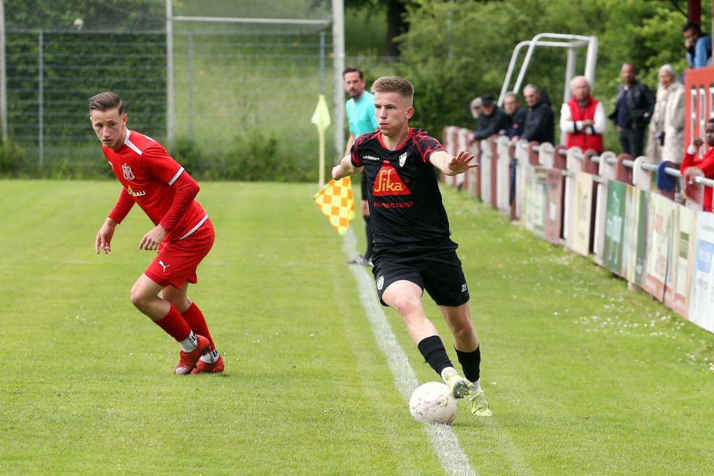 Reutlingens Florian Krajinovic setzt sich durch