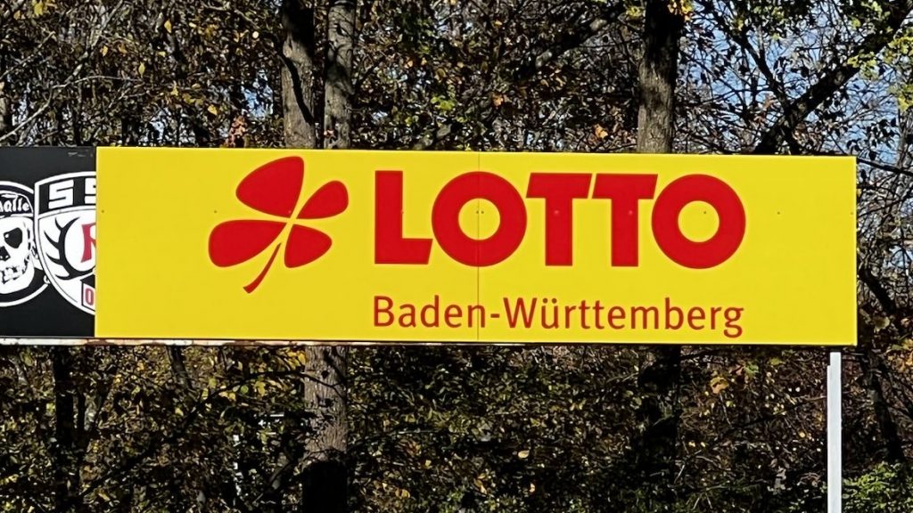 Bandenwerbung von Lotto Baden-Württemberg beim SSV Reutlingen