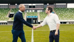 Wurden durch den SSV reutlingen Geschäftspartner: Stefan Nedele von Wilkri Etiketten (links) und Axel Model von Papier Kurz (rechts)