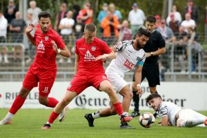 Vladan Djermanovic und Florian Kraijnovic beim Spiel SSV Reutlingen - FC 08 Villingen