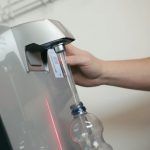 Kärcher Center Pflüma stellt SSV Reutlingen Wasserspender zur Verfügung