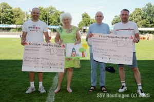 Scheckübergabe an den Kinderschutzbund und den Frühchen e.V. Reutlingen