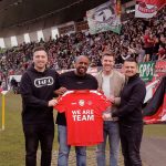 Wir starten mit neuem Ausrüster in die Zukunft –  Partnerschaft mit JAKO und TEAMSHOP89 Kabine 09