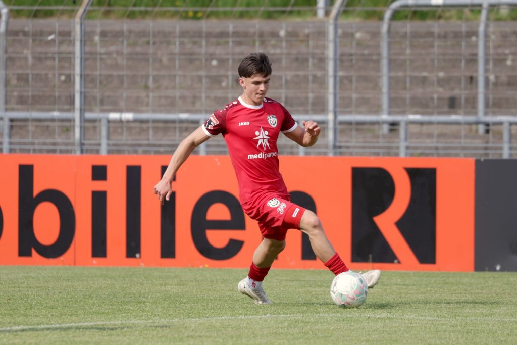 Maxim Schmalz vom SSV Reutlingen 05 ist für das ARD Tor des Monats Mai nominiert.
